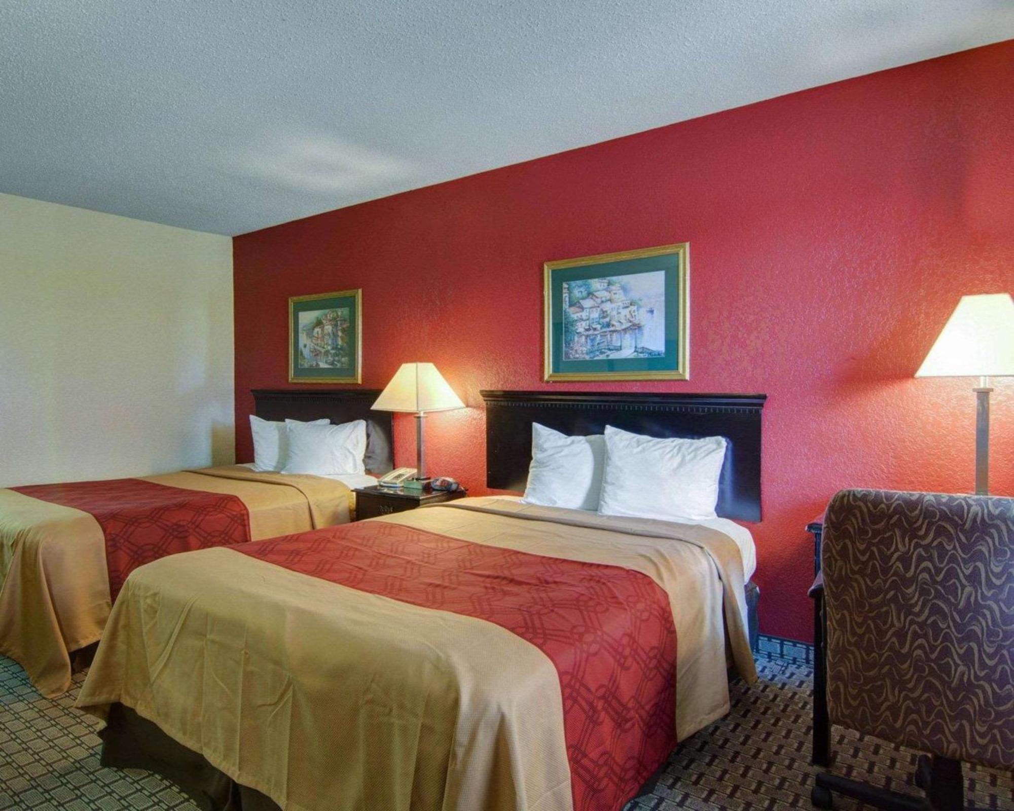 Queen Room Two Queen Beds Smoking