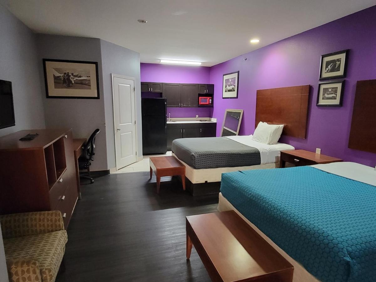 Deluxe Queen Room
