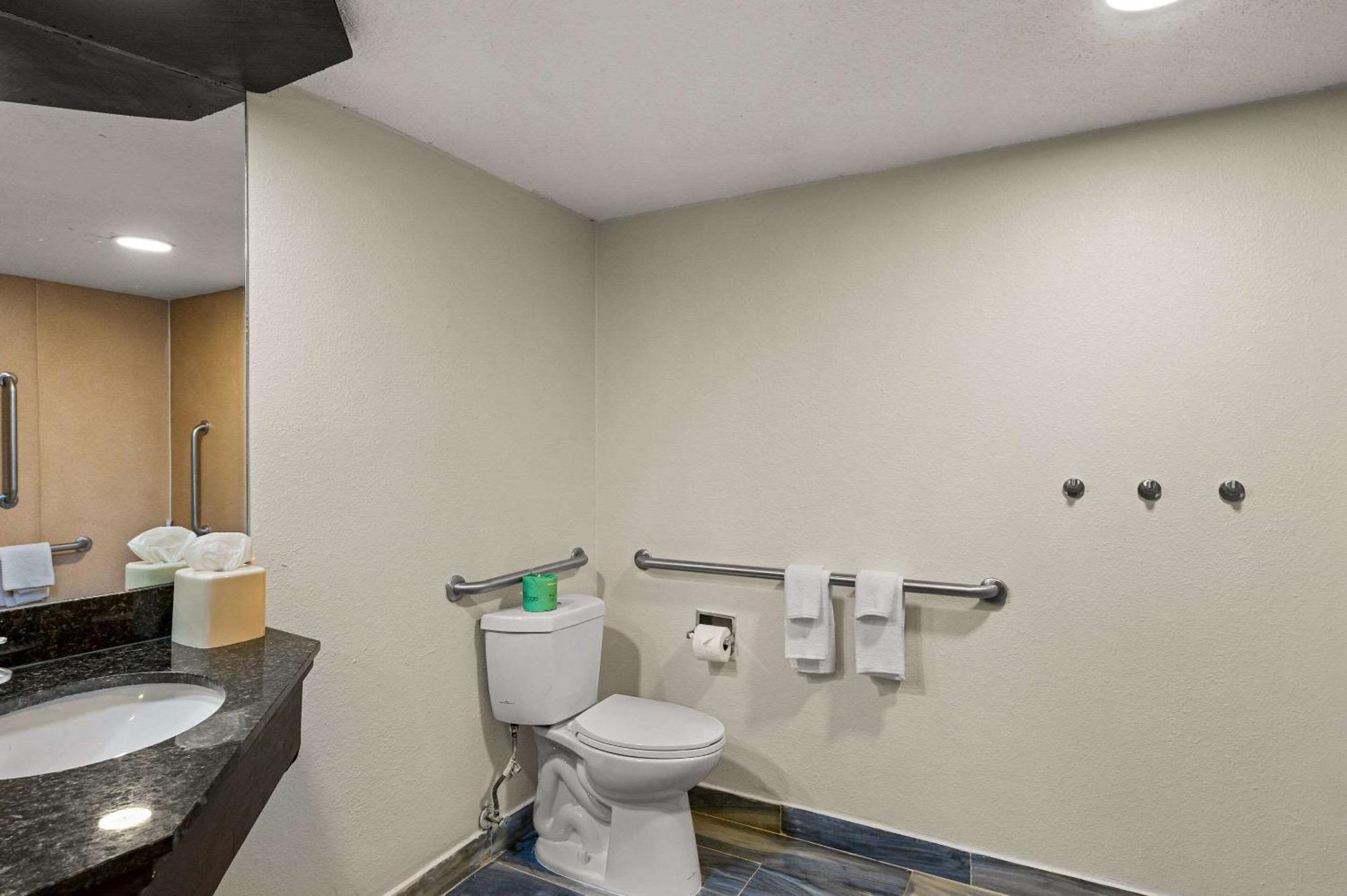 Double Room - Accessible/Smoking