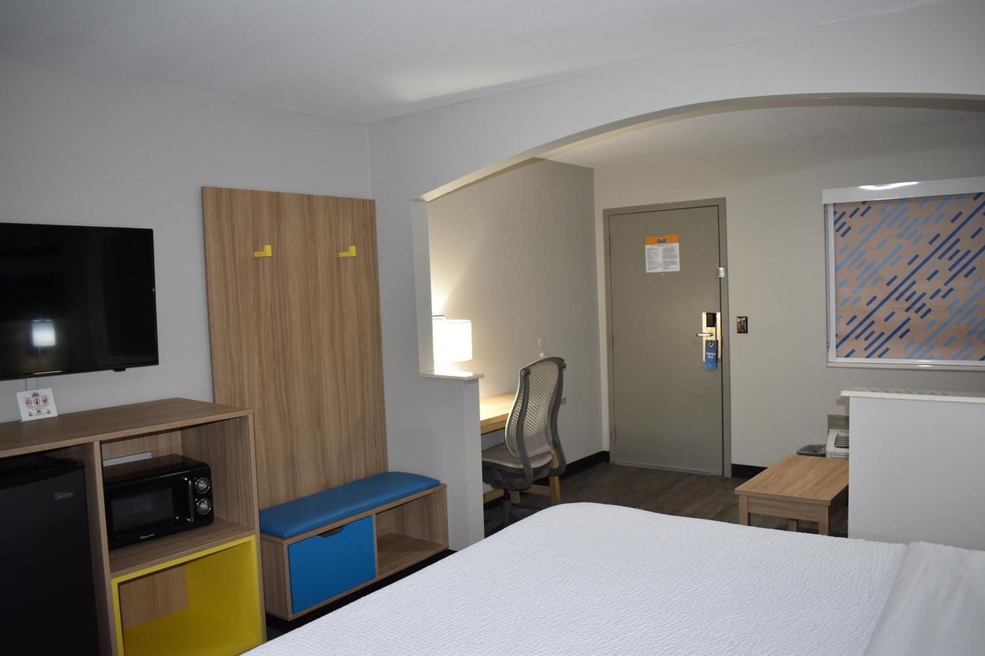 King Room - Non-Smoking
