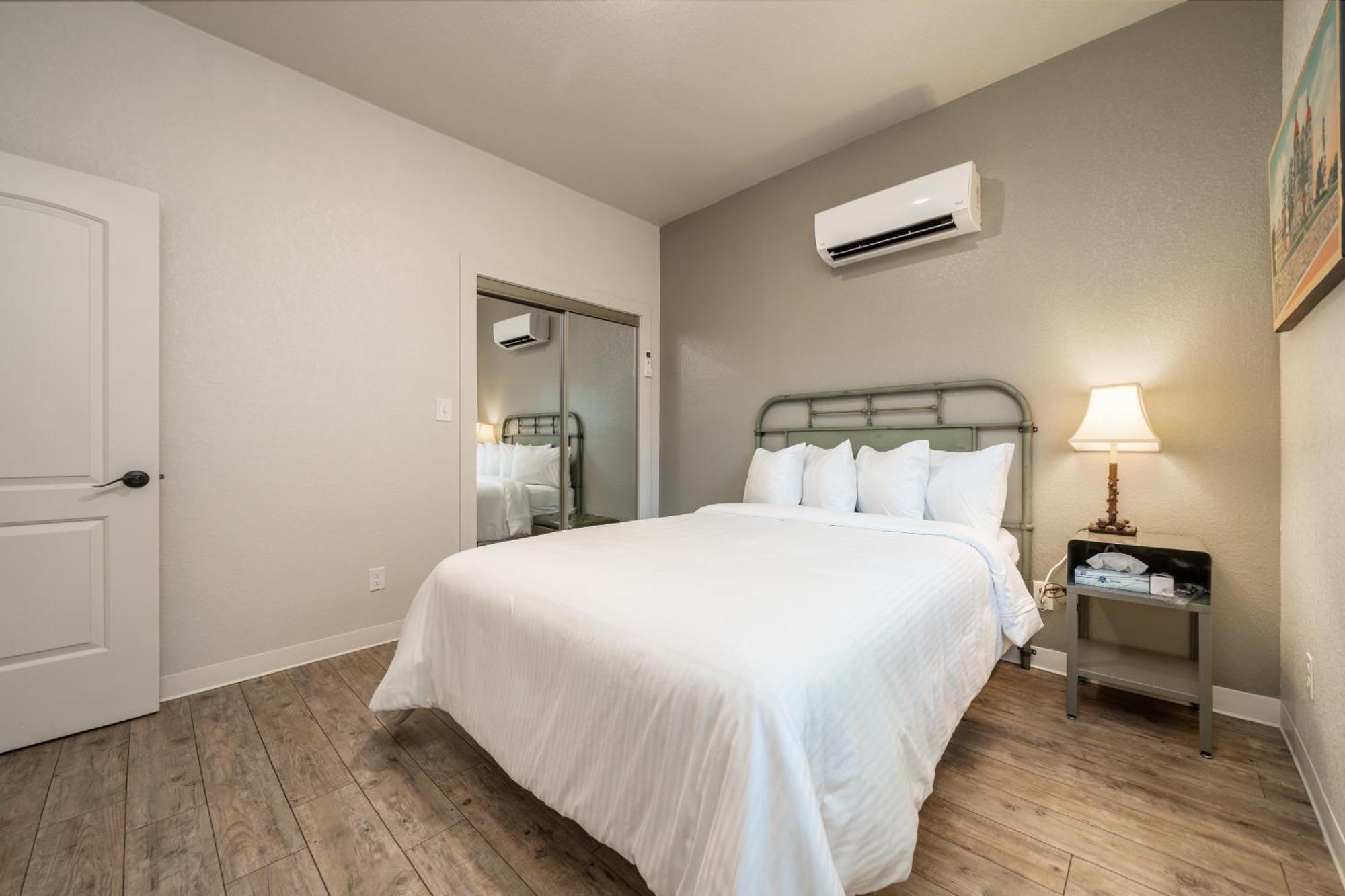 Superior King Suite