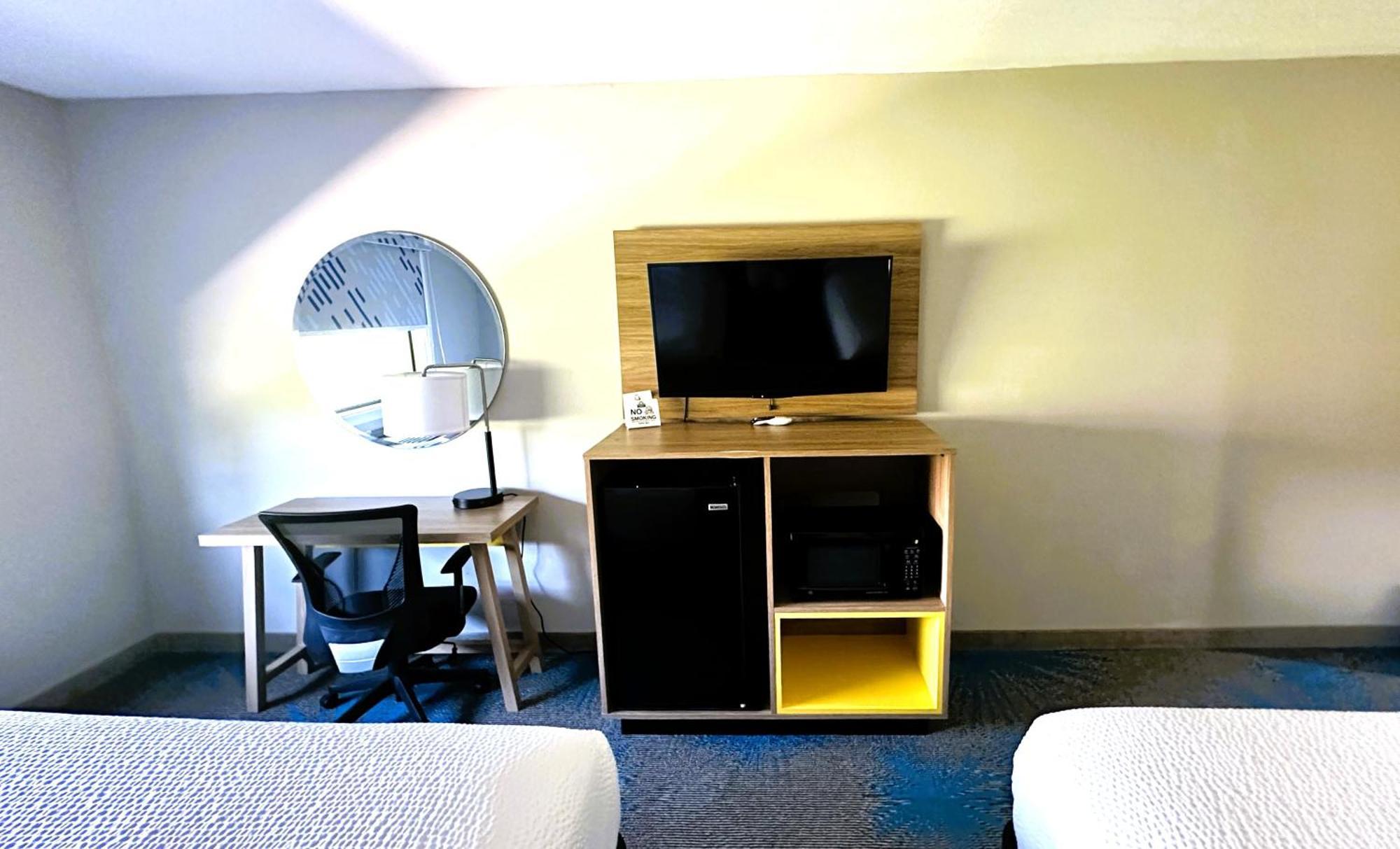 Double Room with Two Double Beds - Mobility Access/Non-Smoking