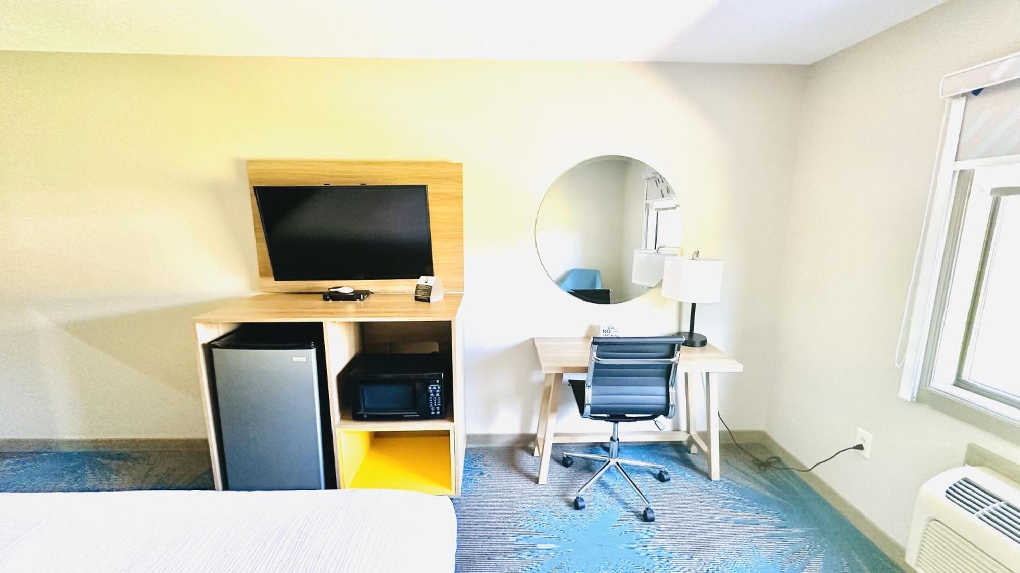 King Room - Mobility Access/Non-Smoking
