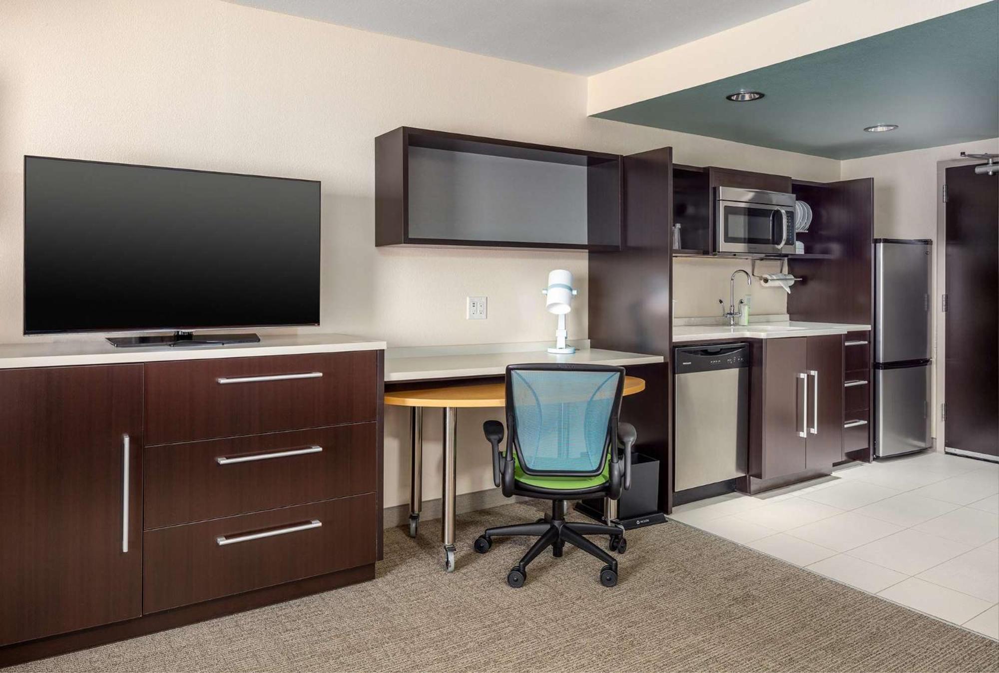 Queen Studio Extended Suite
