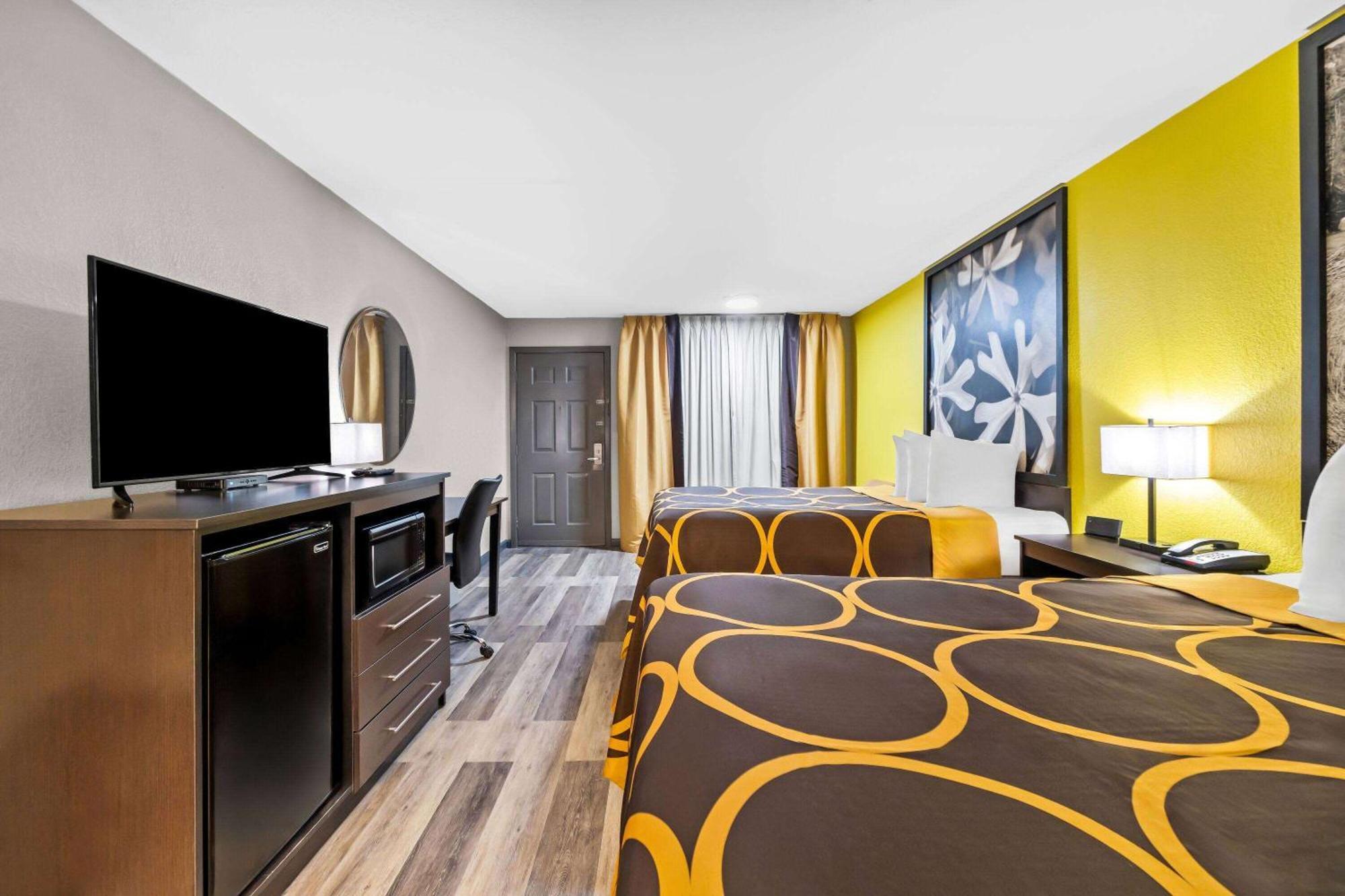 Queen Room with Two Queen Beds - Non-Smoking