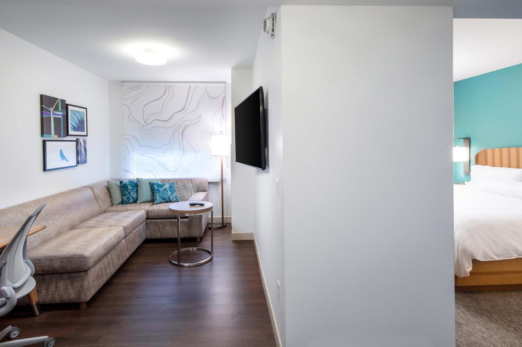 1 Bedroom Suite 1 King Sofa bed,1633036266:JPEG