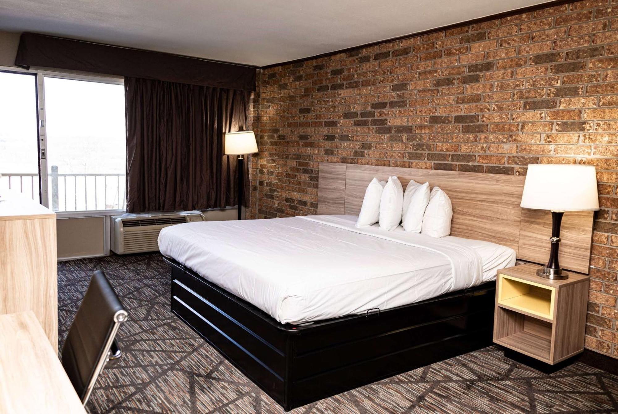 King Room - Non-Smoking