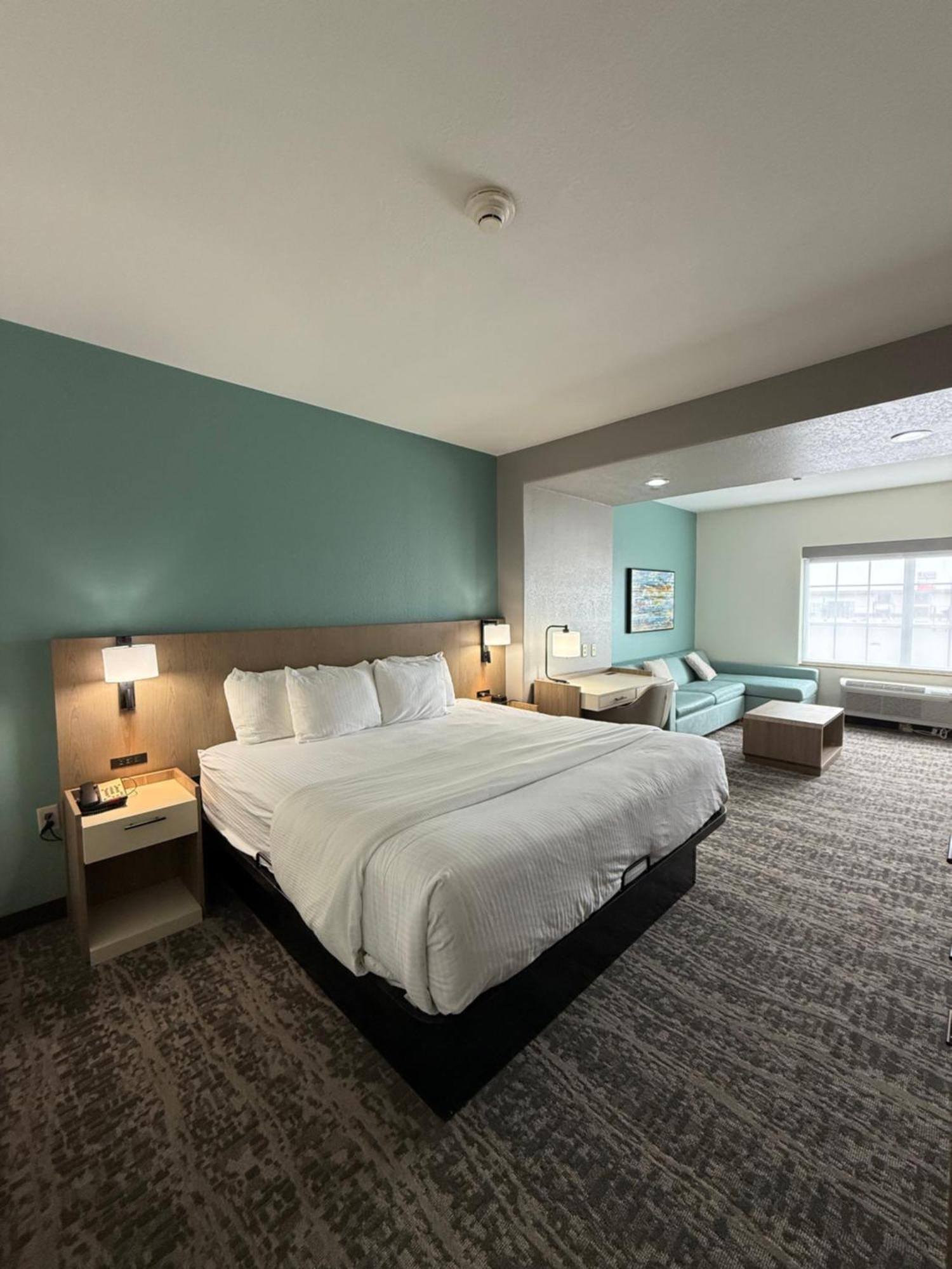 Executive King Room,1674723587:JPEG