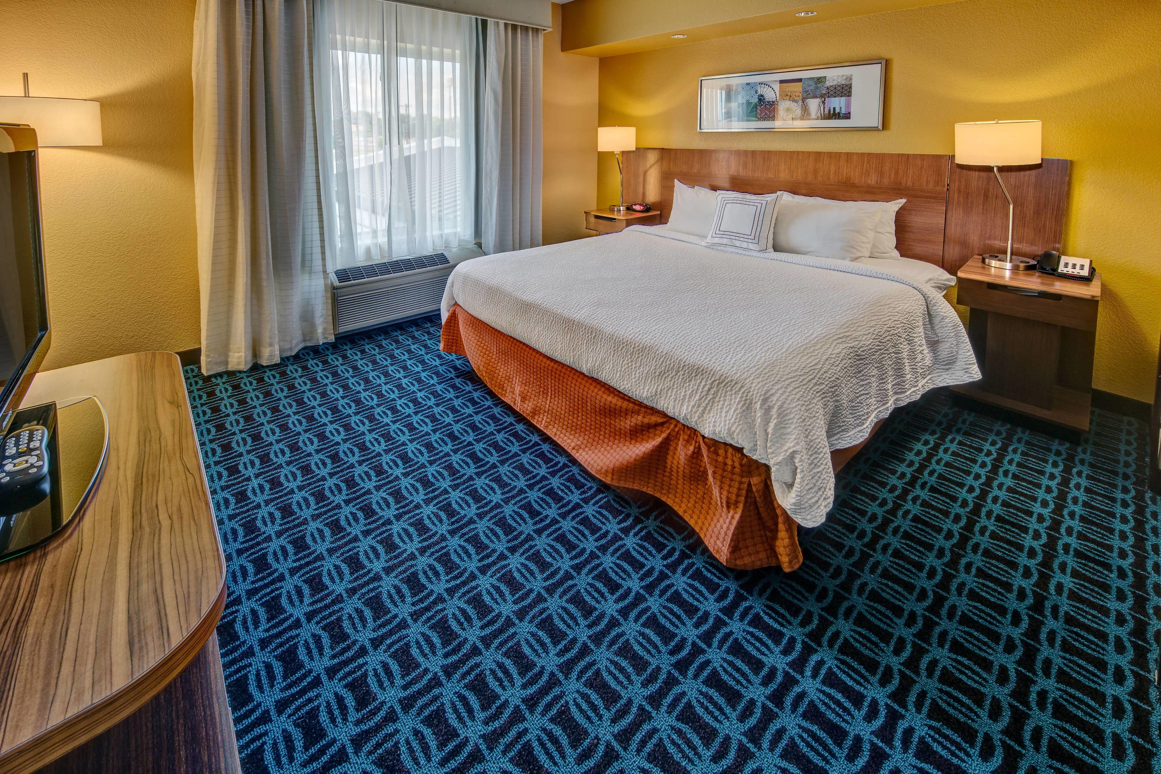 King Suite with Sofa Bed - Hearing Accessible