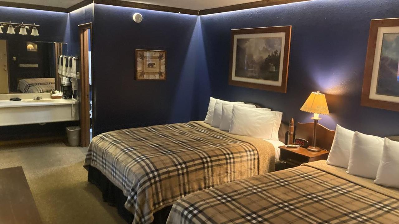 Queen Room with Two Queen Beds