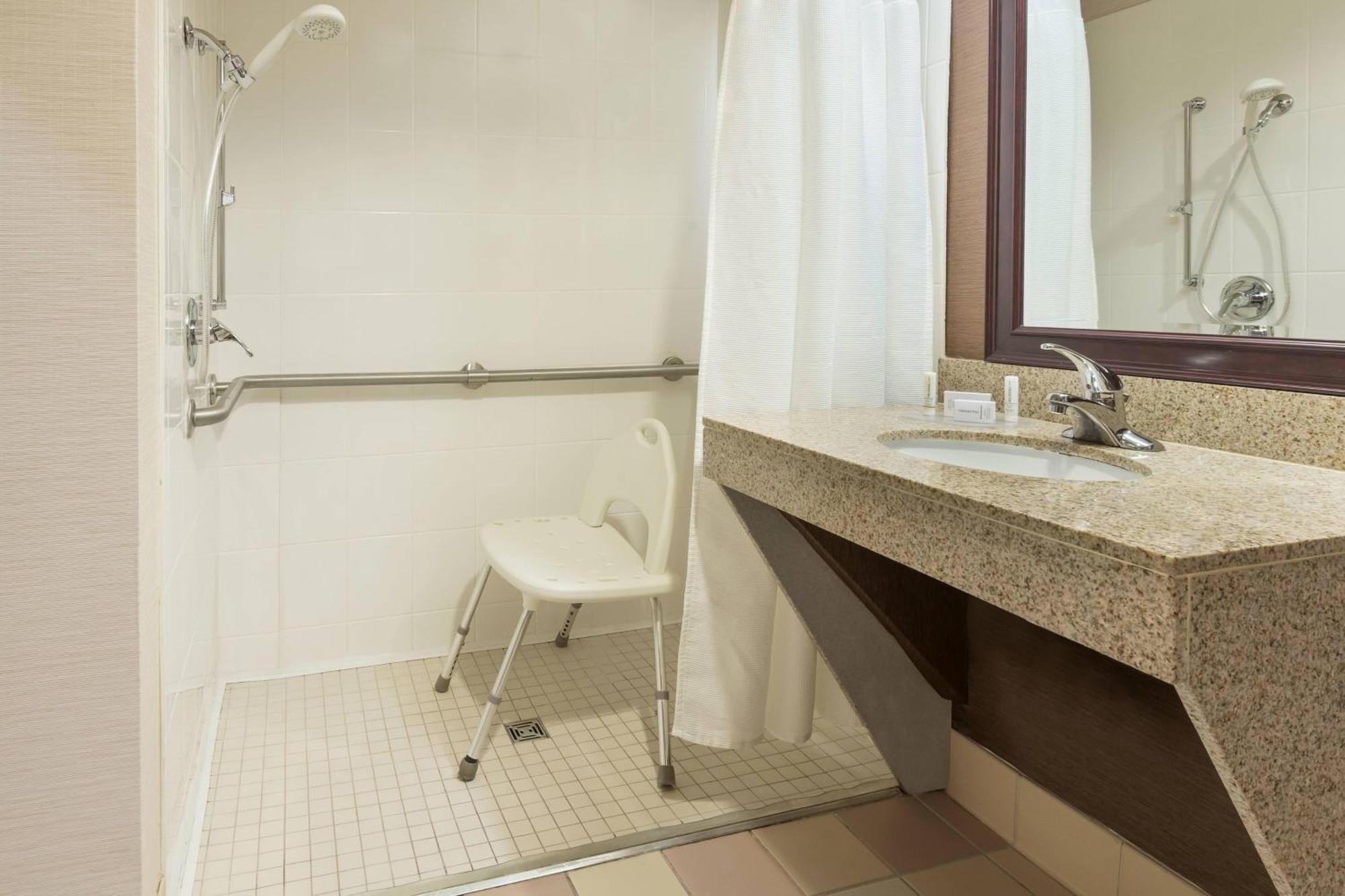 King Room with Roll-In Shower - Mobility Accessible