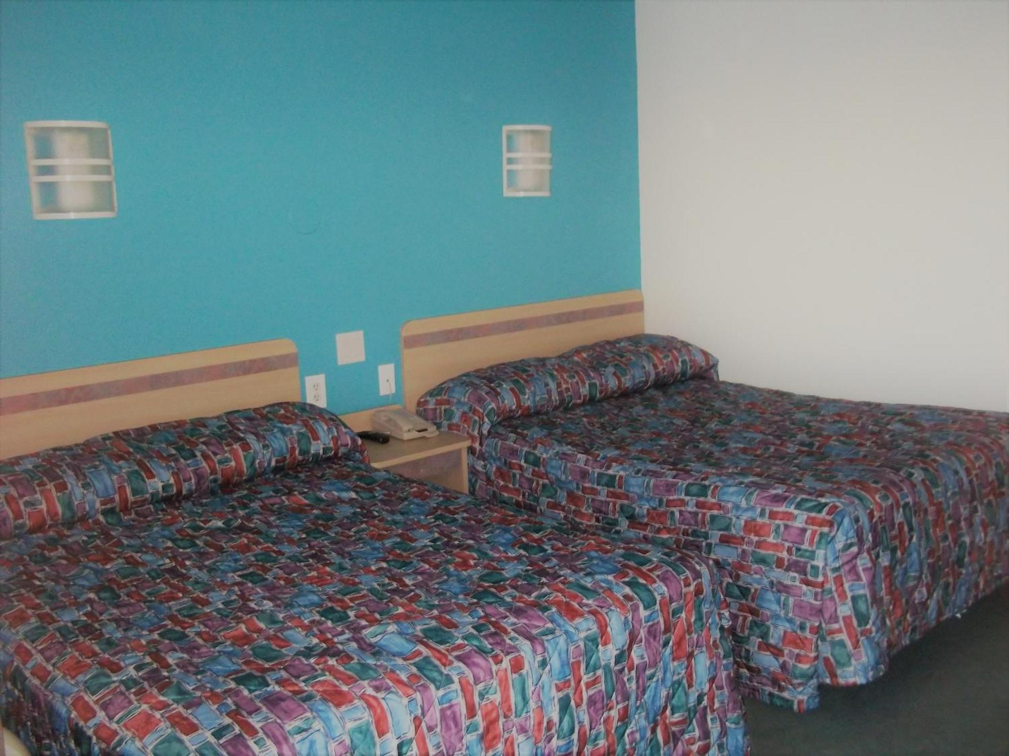 Double Room Two Double Beds,698273667:JPEG