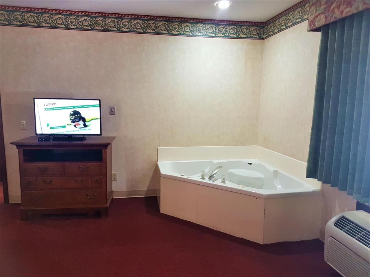 Deluxe King Room Spa Bath,738412441:JPEG