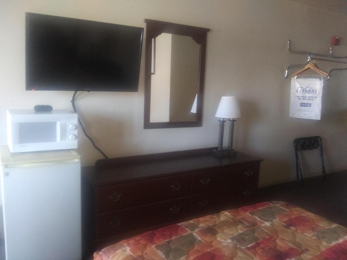 King Room - Non-Smoking