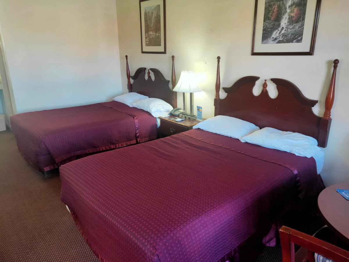 Deluxe Double Room with Two Double Beds - Non-Smoking