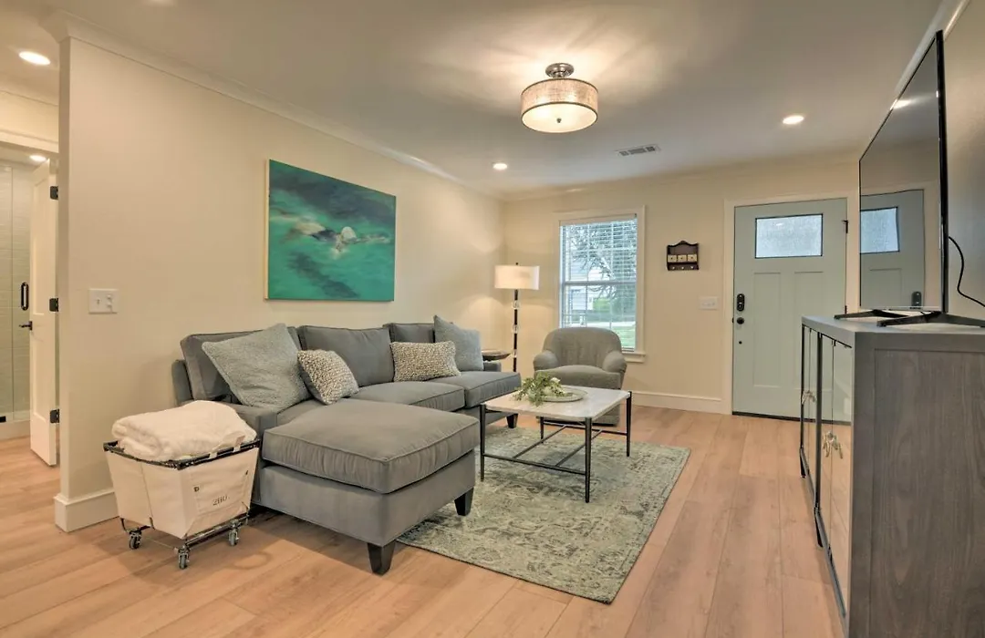 Updated & Modern House < 1 Mi To Dtwn Bentonville!-1