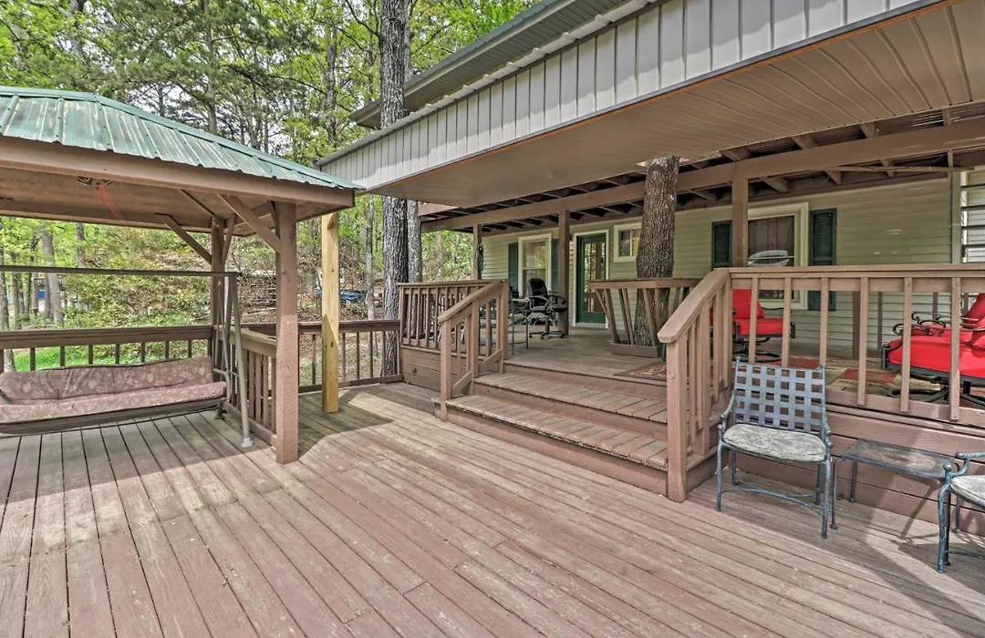 Secluded Edgemont Getaway W/ Huge Outdoor Deck!-1