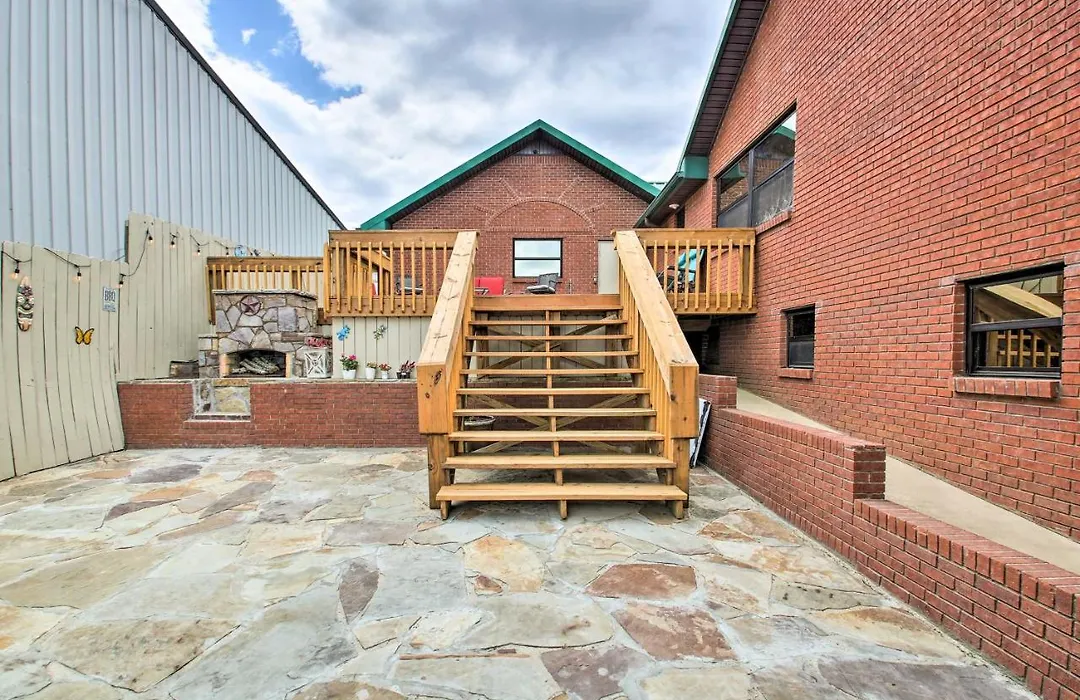 Lakefront Gem W/ Docks On Central Ave-1