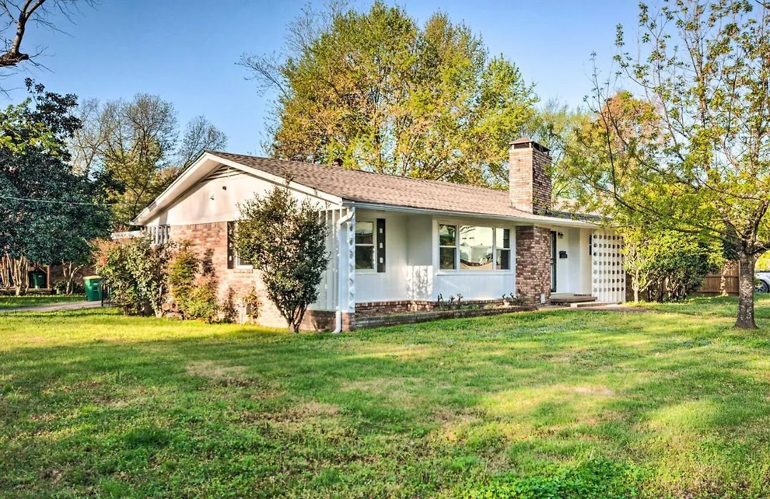 Newly Renovated Little Rock Escape With Yard!-1