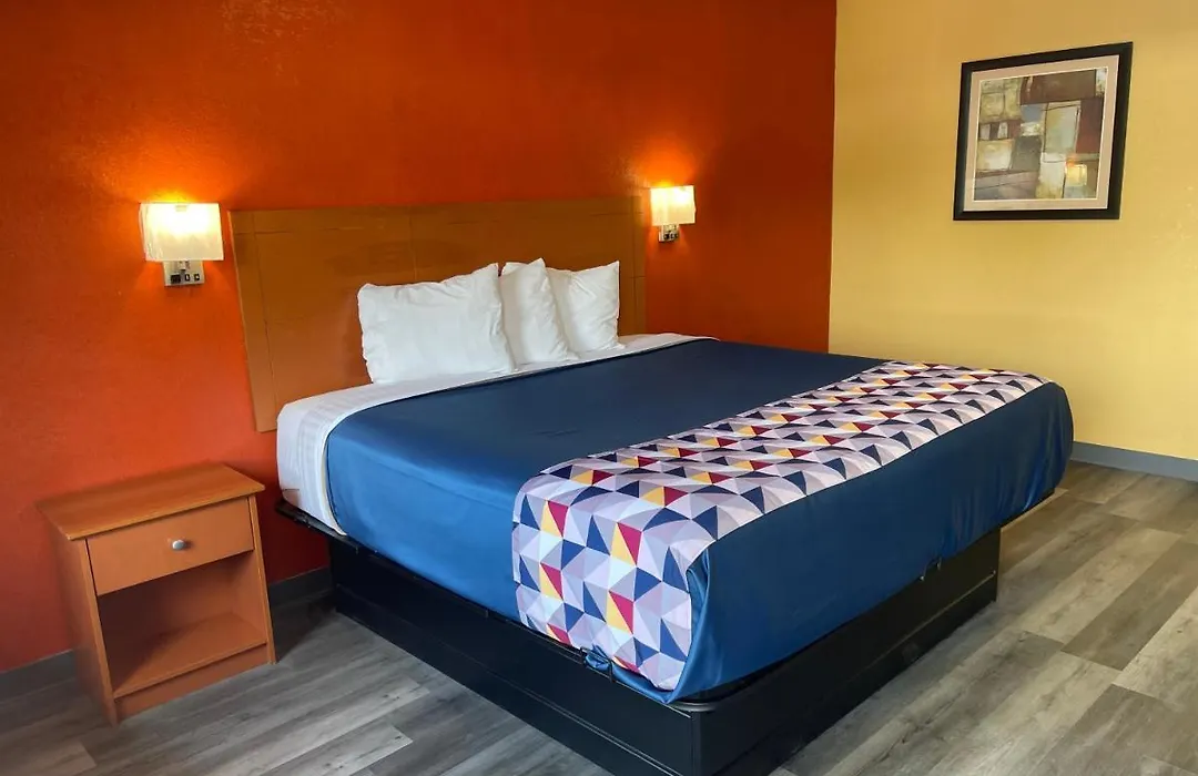 Economy Inn Hot Springs-1
