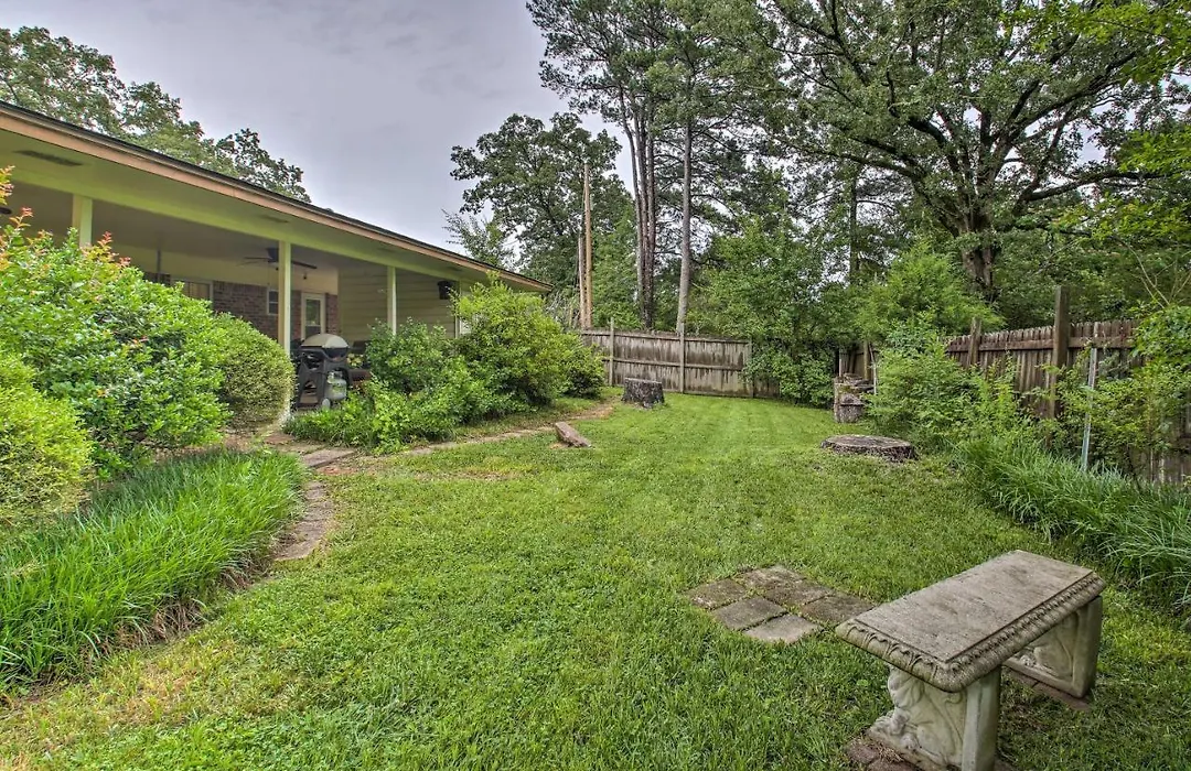 Huge Home! Close To All! Big Enclosed Yard! Park 6-1