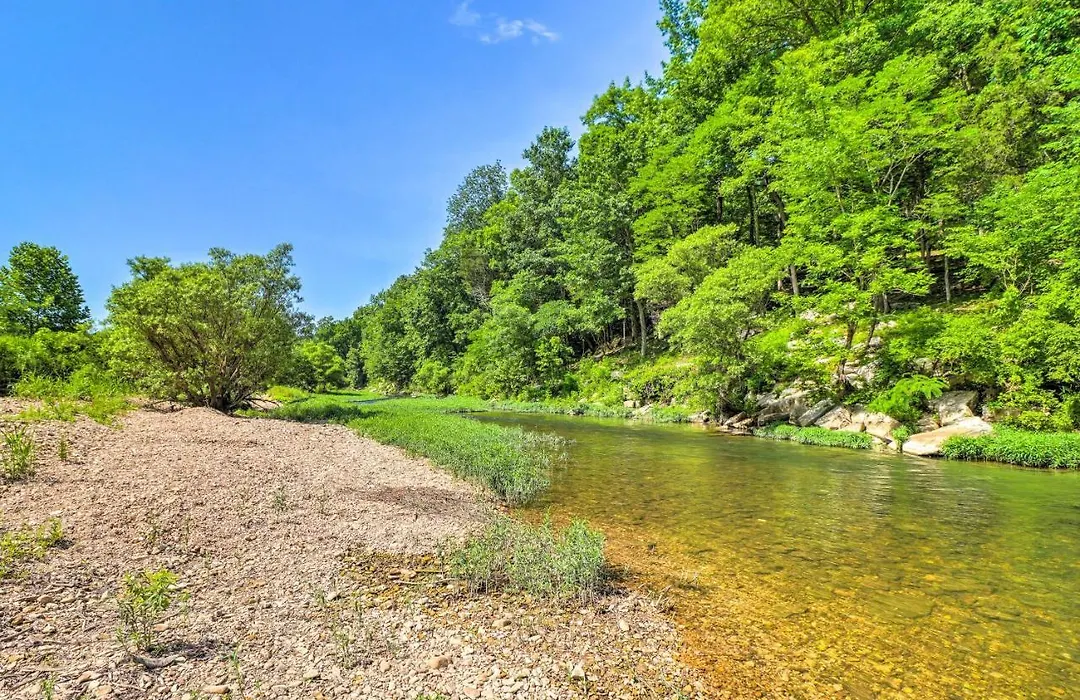 Secluded Creekside Cabin With Kayaks Provided-1