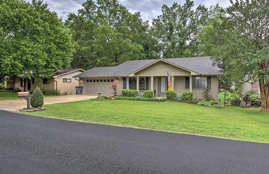 Waterfront Retreat W/ Boat Dock In Hot Springs!-1