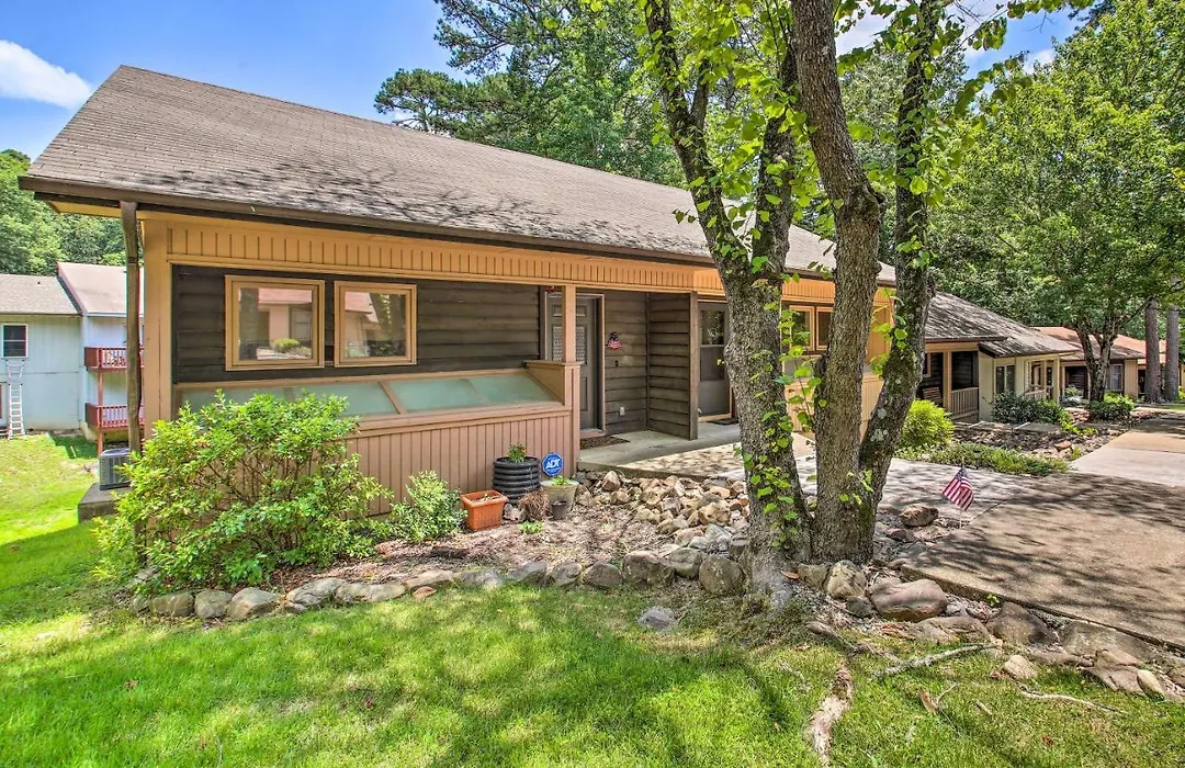 Hot Springs Village Abode With Deck, Grill And Sunroom-1