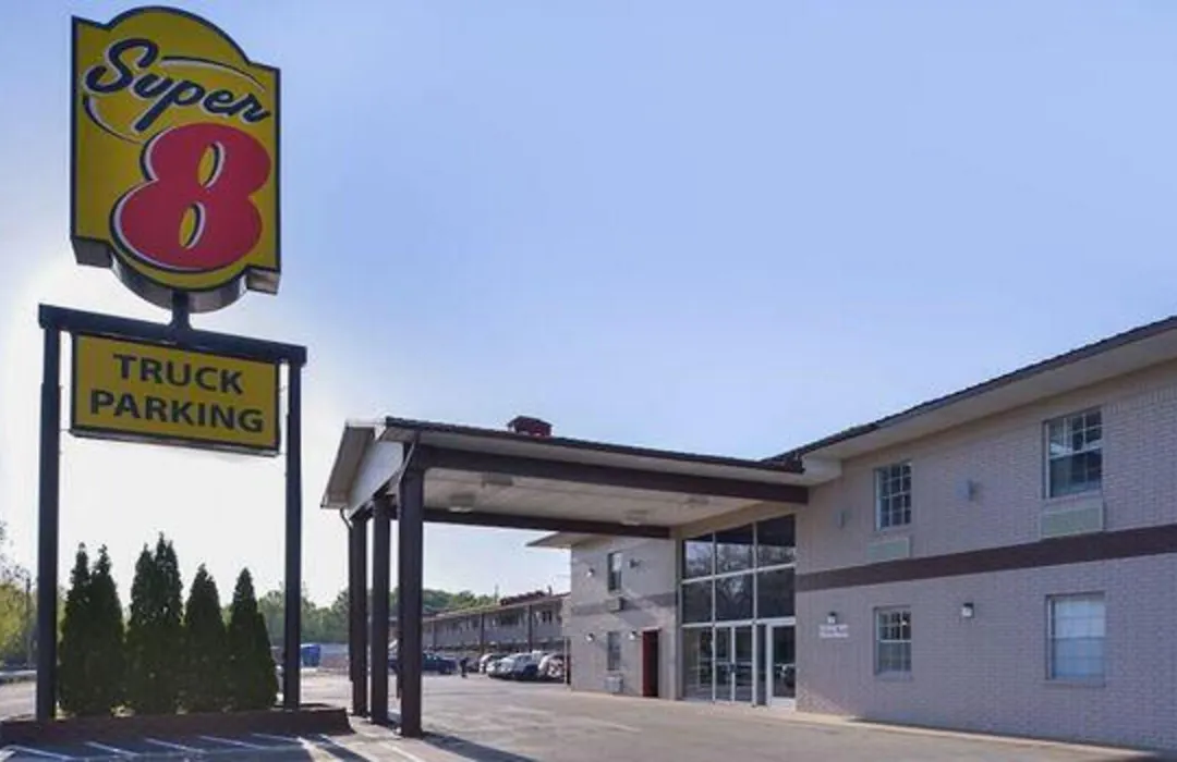 Super 8 By Wyndham Little Rock/North/Airport-1