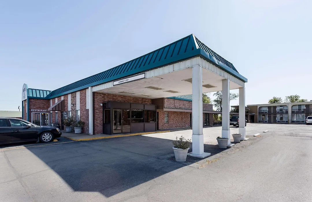 Econo Lodge Osceola-1
