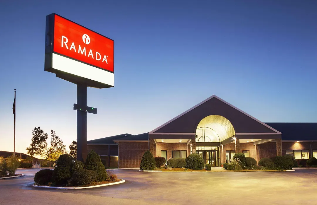 Ramada By Wyndham Batesville-1