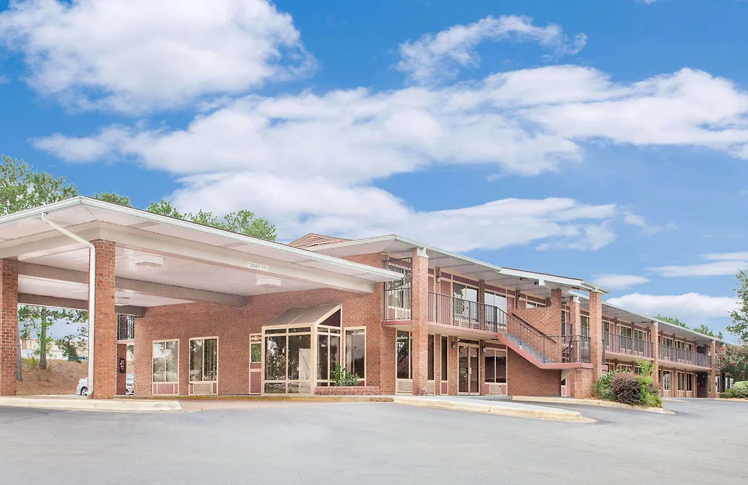 Days Inn By Wyndham Benton-1