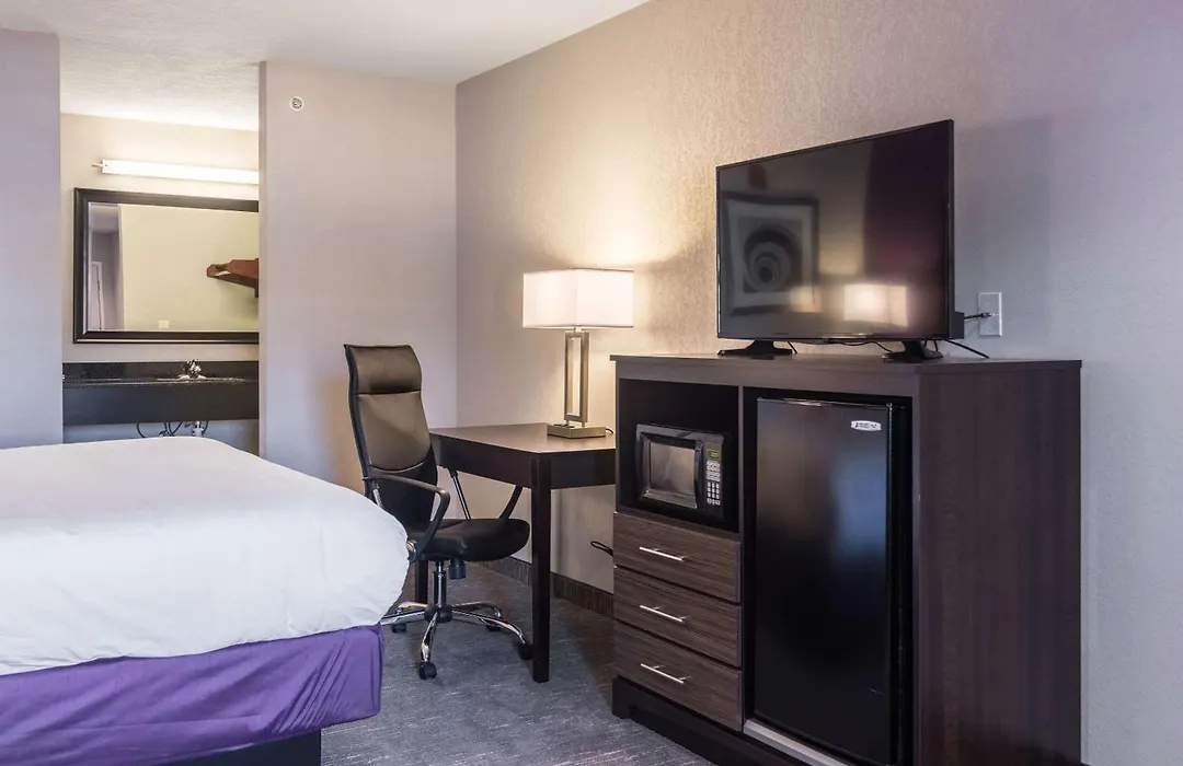 Econo Lodge Inn & Suites North Little Rock Near Riverfront-1