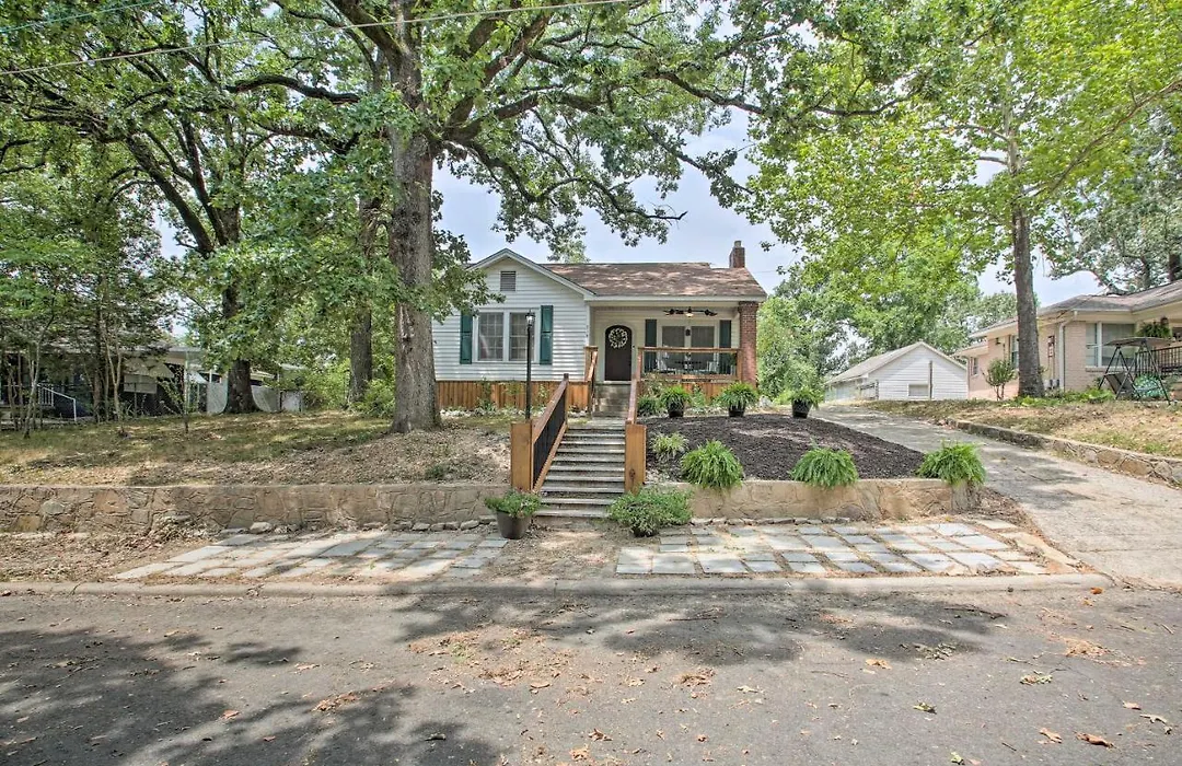 2 Mi To Central Ave: Quaint Hot Springs Home!-1