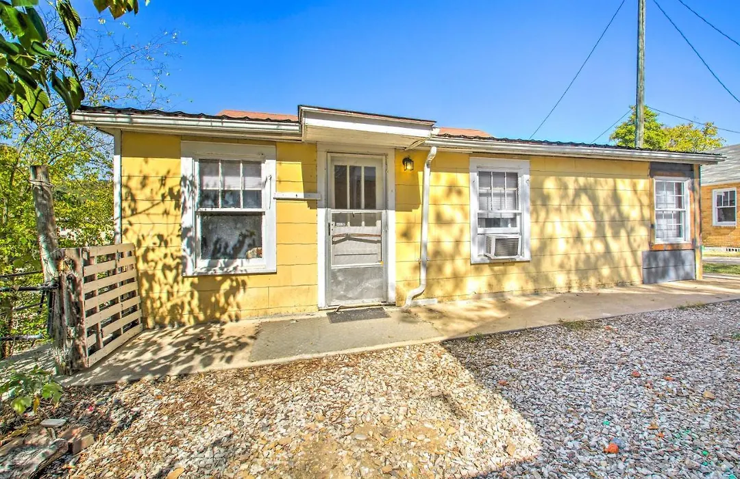 Pet-Friendly Hot Springs Abode < 1 Mi To Dtwn-1