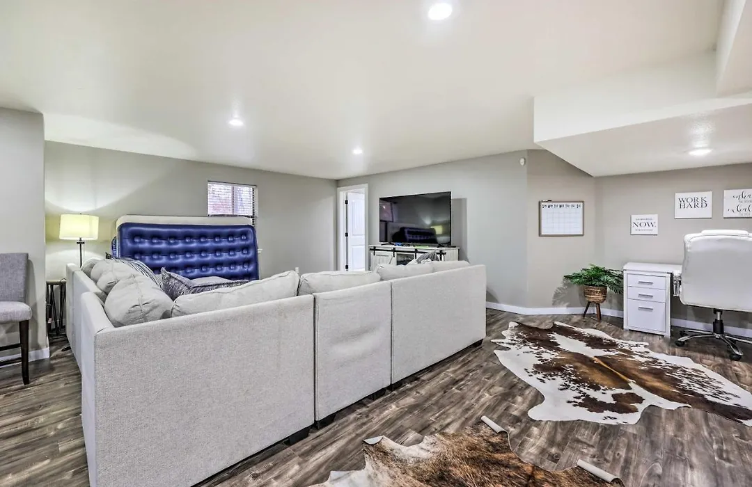 Lakefront Rogers Getaway W/ Hot Tub & Deck!-1
