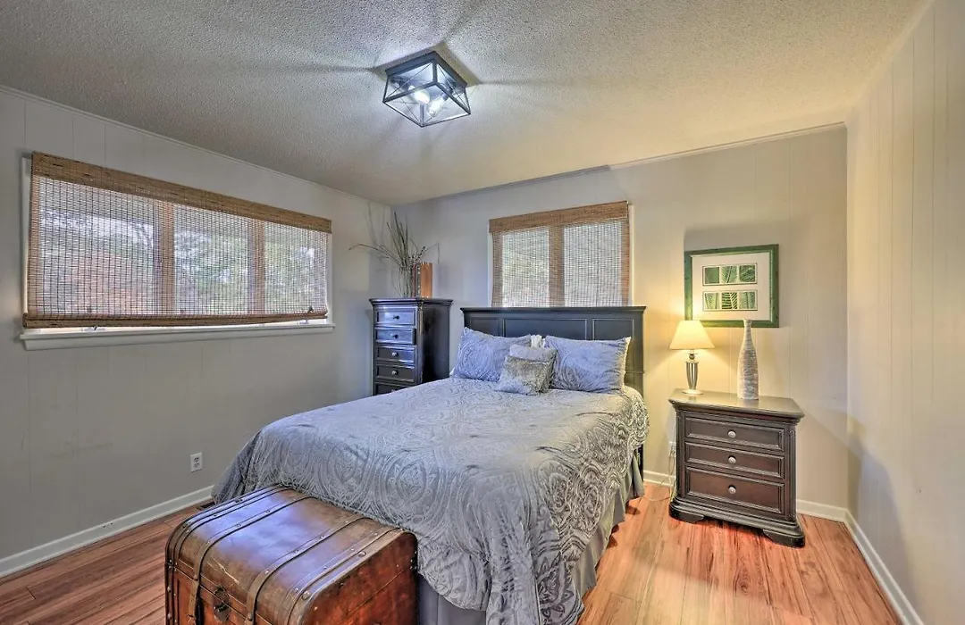 Hot Tub & Dock: Lakefront Home In Hot Springs-1