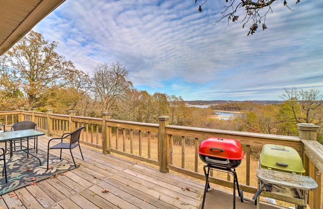 Charming Mountain Home Retreat With Lake Views!-1