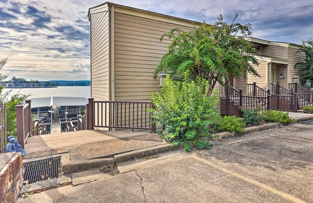 Lake Hamilton Retreat With Pool And Dock Access!-1