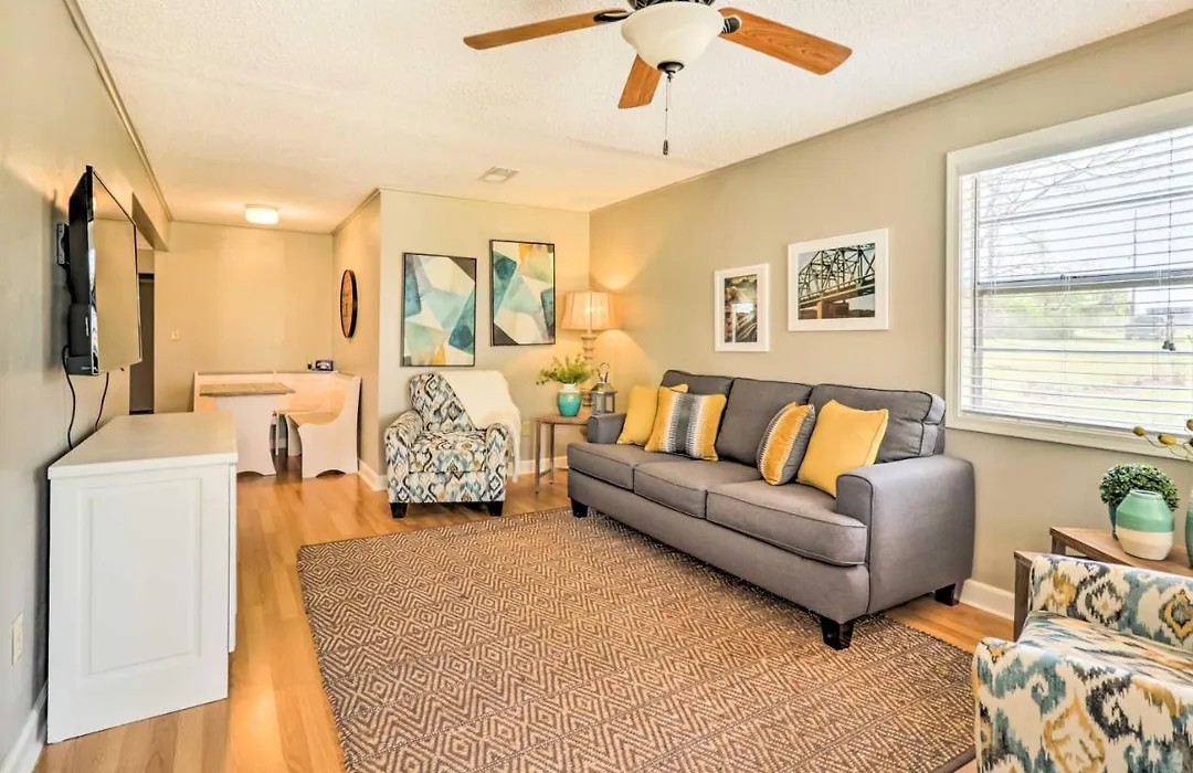 Charming Home W/ Porch: Walk To Greers Ferry Lake!-1