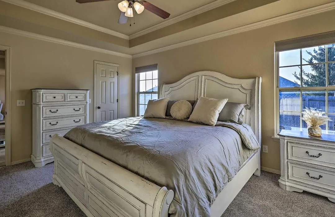 Elegant Vacation Rental With Private Yard!-1