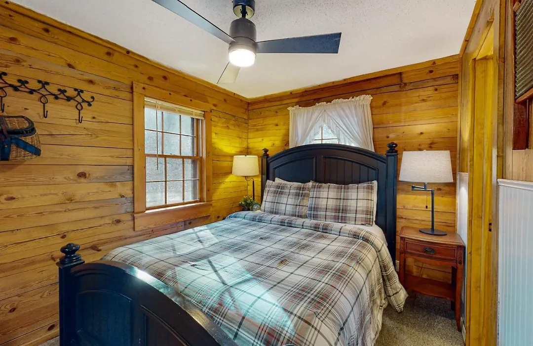 Foxtail Cabin-1