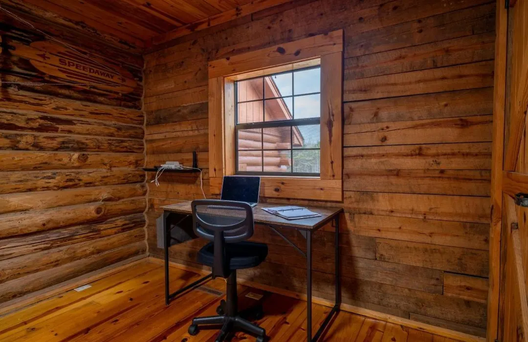 Family Friendly, Work Remotely, Spacious Log Cabin-1