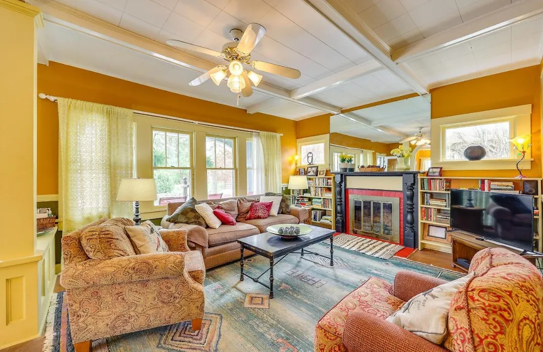 Eureka Springs Vacation Rental < Half-Mi To Dtwn!-1