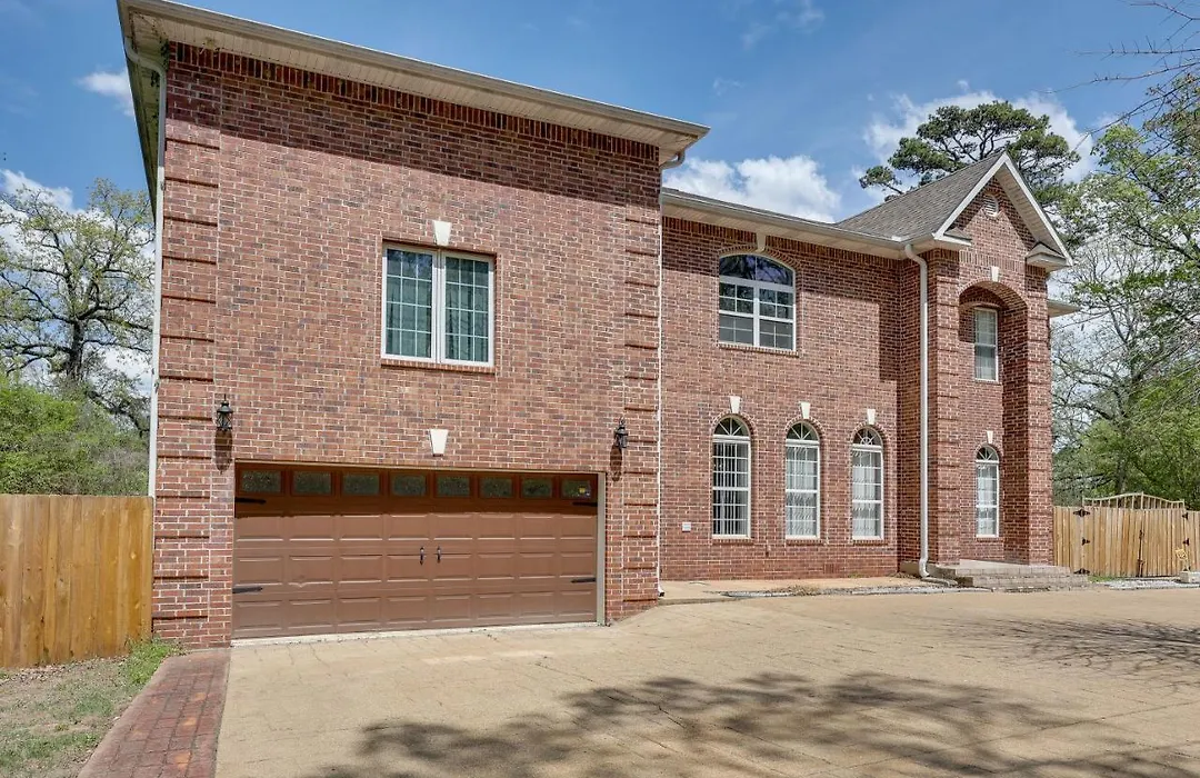 Game Room & Private Pool: Home In Hot Springs!-1
