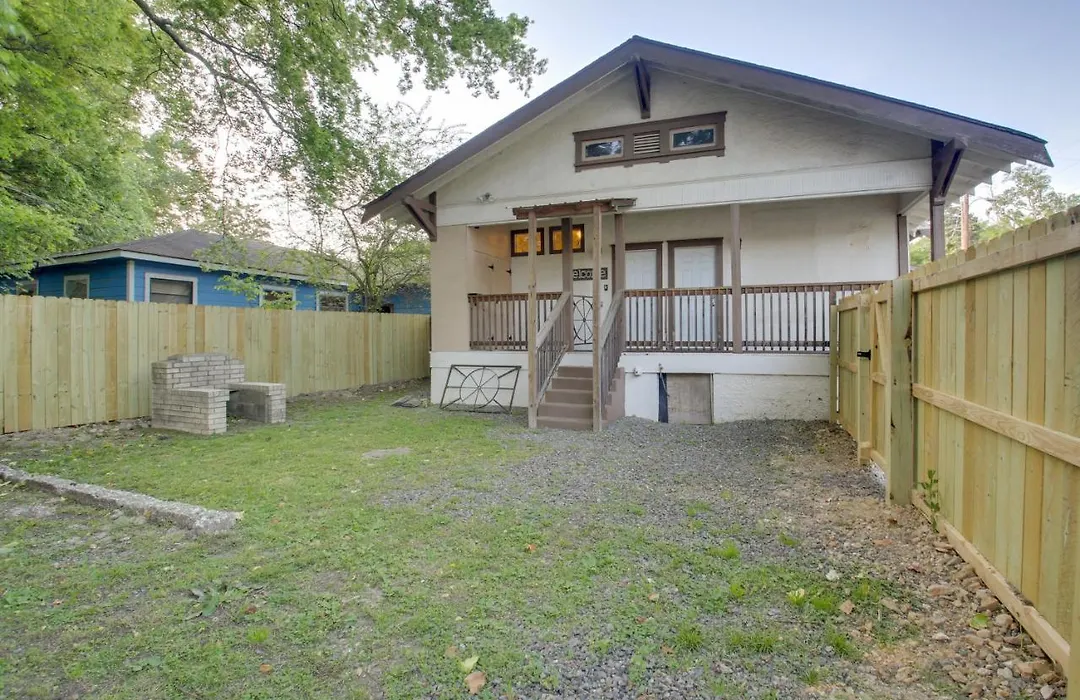 Walk To Dtwn Hot Springs: 'Lazy Daze Bungalow'-1
