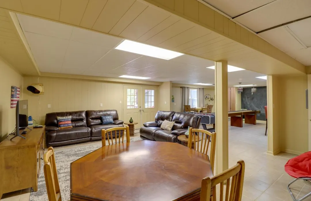 Greers Ferry Lake Vacation Rental With Water Toys!-1