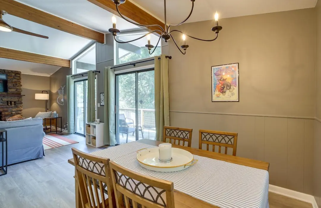 Bike-Friendly Bella Vista Vacation Rental With Deck!-1