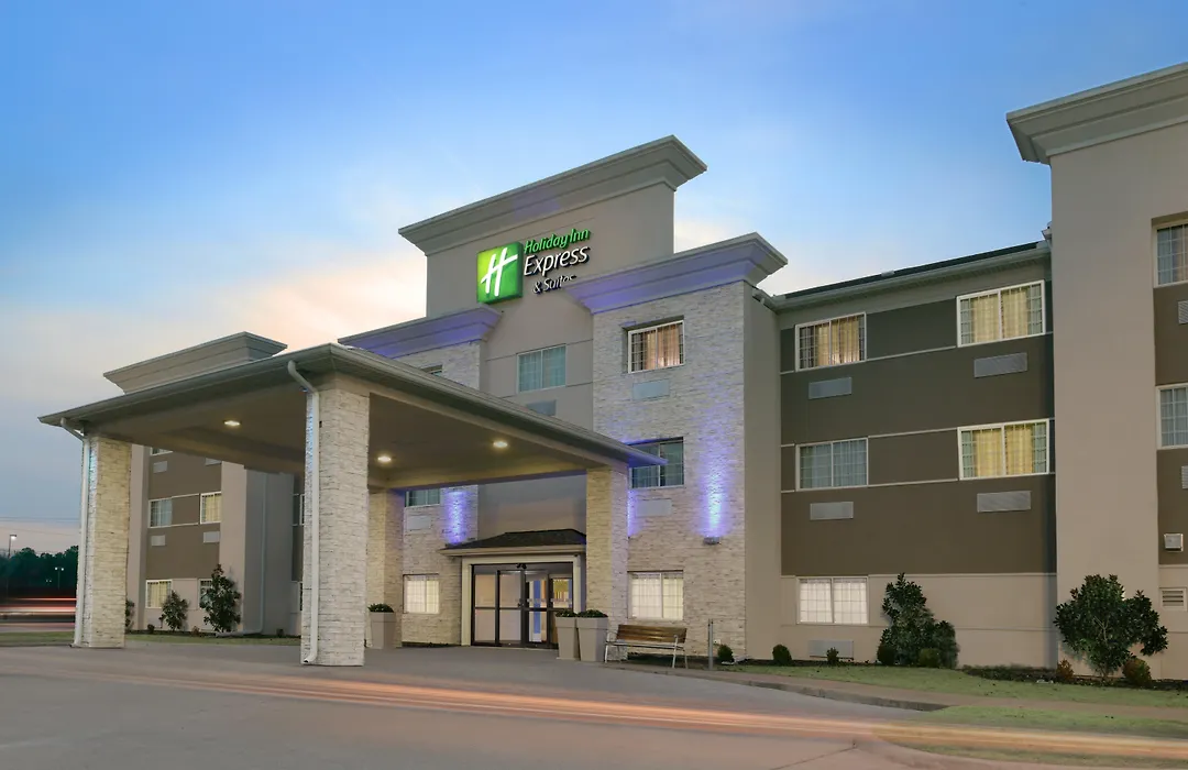 Holiday Inn Express & Suites Magnolia-Lake Columbia-1