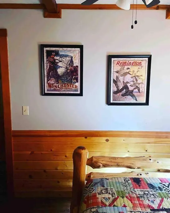 3 Bedroom Log Cabin With Hot Tub At Bear Mountain-1